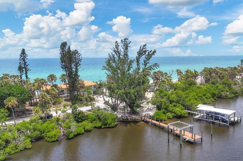 待售: $2,900,000 (0.92 acres)