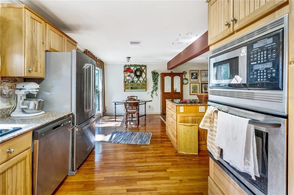 Activo con contrato: $270,000 (2 camas, 1 baños, 1232 Pies cuadrados)