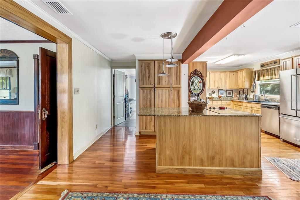 Activo con contrato: $270,000 (2 camas, 1 baños, 1232 Pies cuadrados)