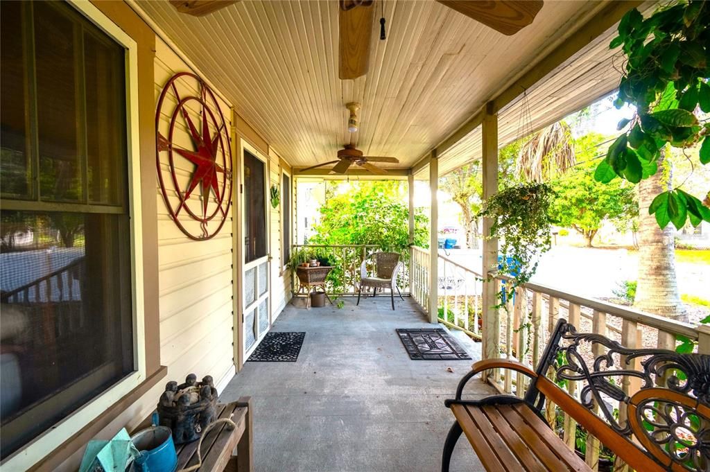 Activo con contrato: $270,000 (2 camas, 1 baños, 1232 Pies cuadrados)