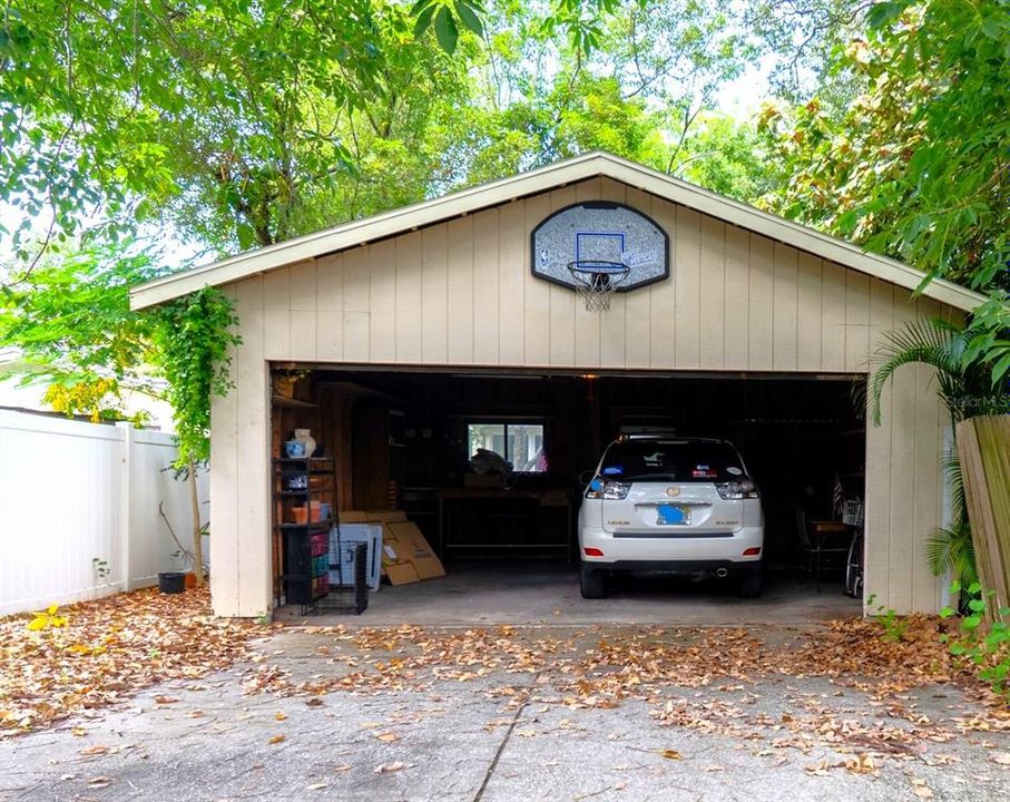 Activo con contrato: $270,000 (2 camas, 1 baños, 1232 Pies cuadrados)