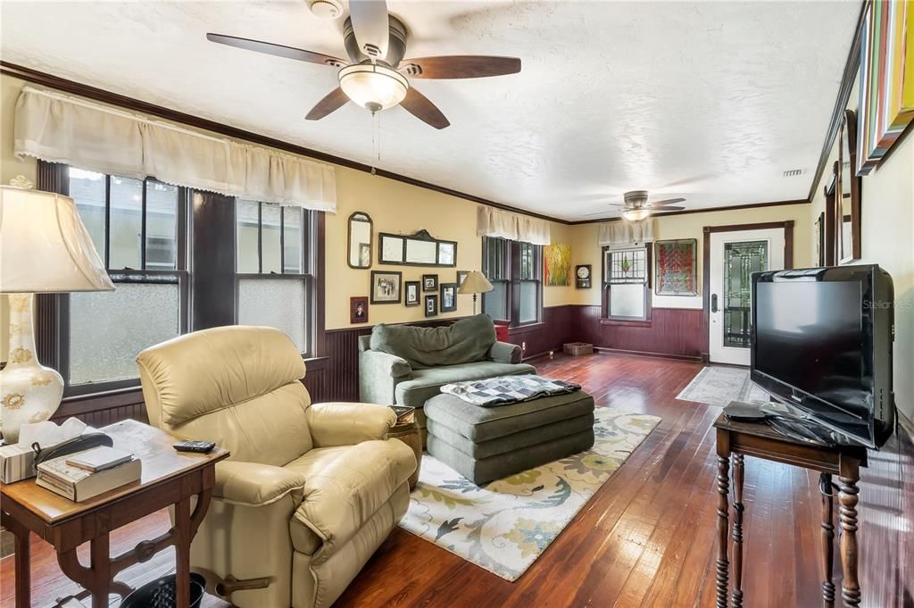 Activo con contrato: $270,000 (2 camas, 1 baños, 1232 Pies cuadrados)