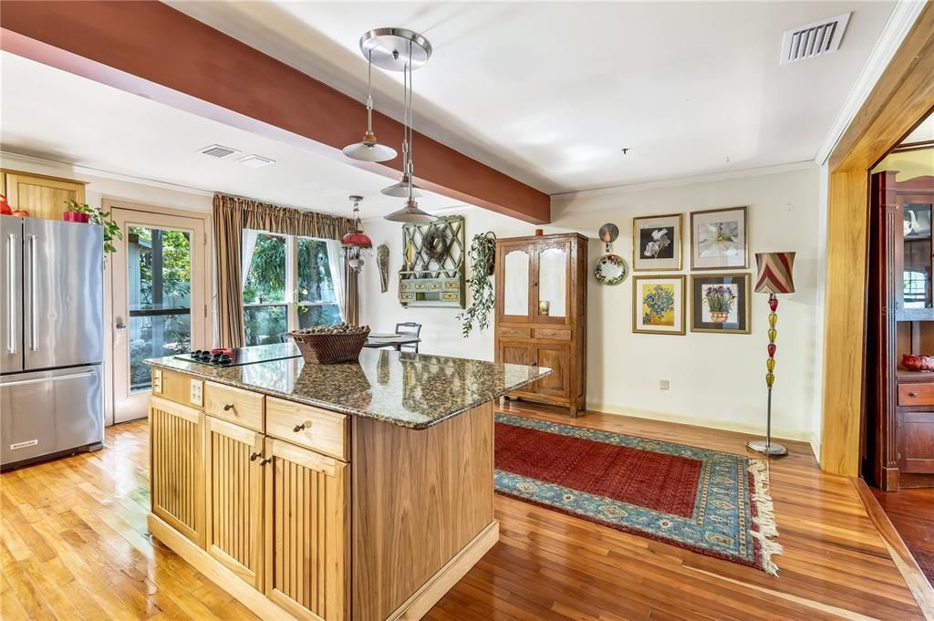 Activo con contrato: $270,000 (2 camas, 1 baños, 1232 Pies cuadrados)