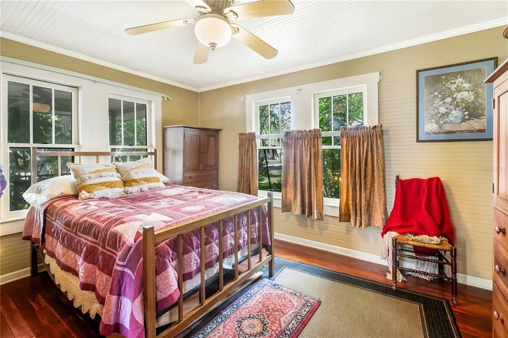 Activo con contrato: $270,000 (2 camas, 1 baños, 1232 Pies cuadrados)