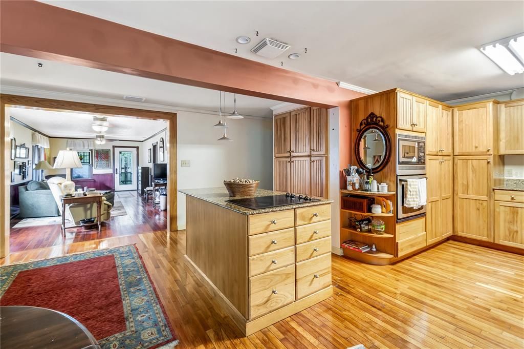 Activo con contrato: $270,000 (2 camas, 1 baños, 1232 Pies cuadrados)