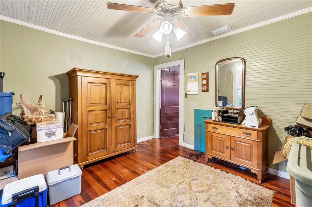 Activo con contrato: $270,000 (2 camas, 1 baños, 1232 Pies cuadrados)