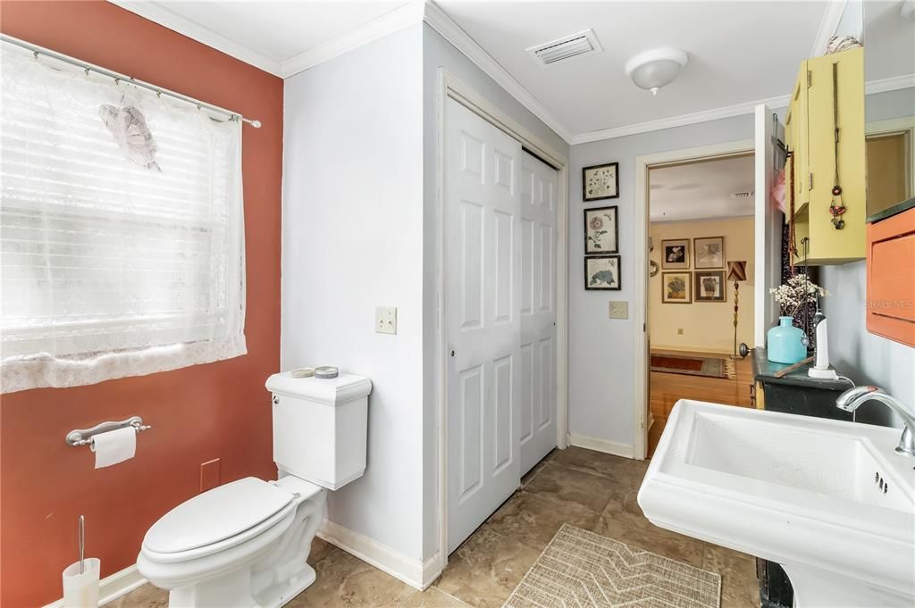 Activo con contrato: $270,000 (2 camas, 1 baños, 1232 Pies cuadrados)