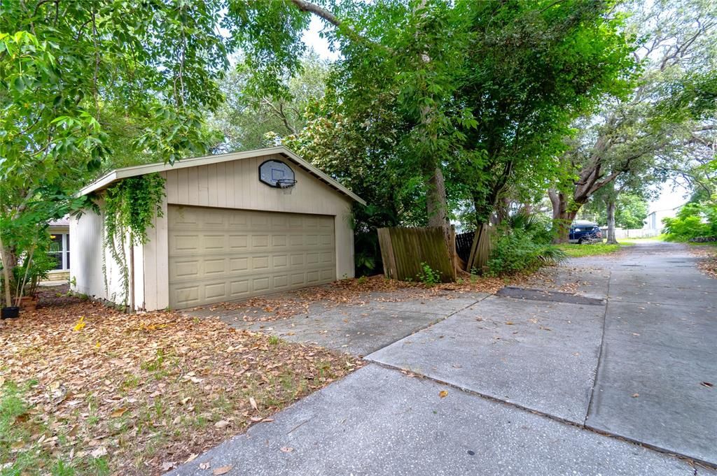 Activo con contrato: $270,000 (2 camas, 1 baños, 1232 Pies cuadrados)