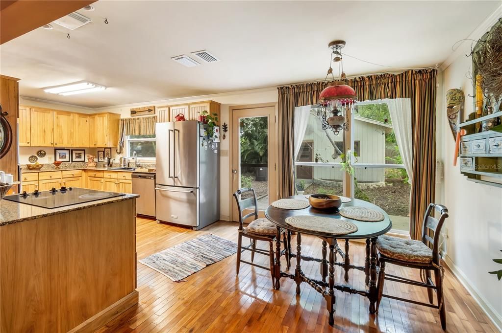 Activo con contrato: $270,000 (2 camas, 1 baños, 1232 Pies cuadrados)