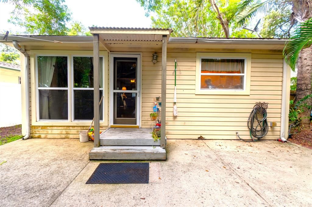 Activo con contrato: $270,000 (2 camas, 1 baños, 1232 Pies cuadrados)