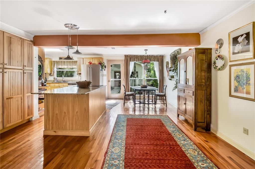 Activo con contrato: $270,000 (2 camas, 1 baños, 1232 Pies cuadrados)