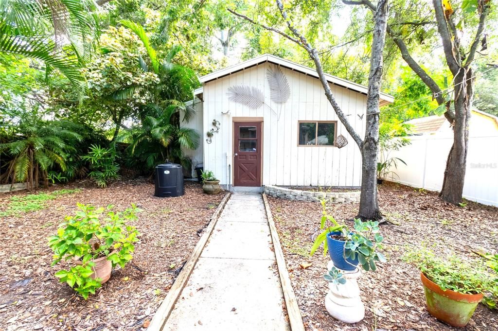 Activo con contrato: $270,000 (2 camas, 1 baños, 1232 Pies cuadrados)