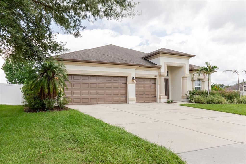 En Venta: $550,000 (4 camas, 3 baños, 2623 Pies cuadrados)