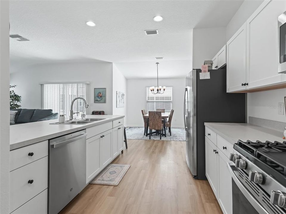 В аренду: $3,100 (3 спален, 2 ванн, 1451 Квадратных фут)