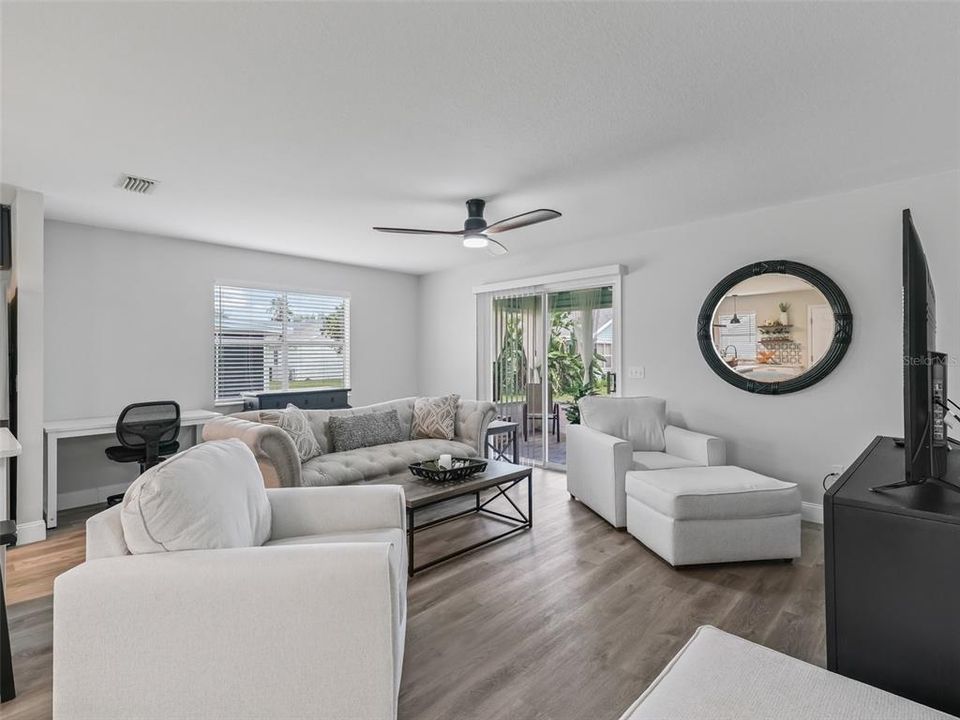 В аренду: $2,325 (2 спален, 2 ванн, 1144 Квадратных фут)