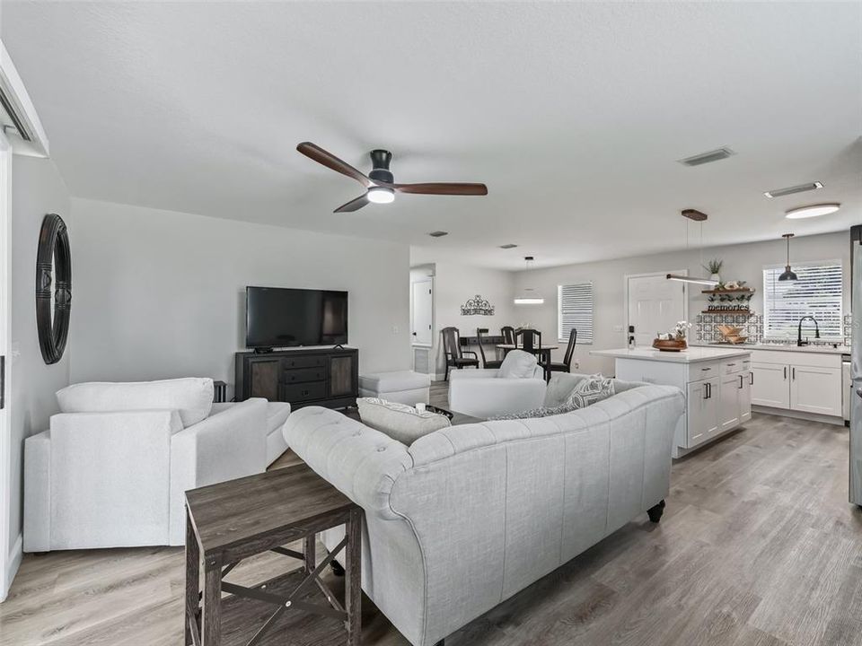 В аренду: $2,325 (2 спален, 2 ванн, 1144 Квадратных фут)