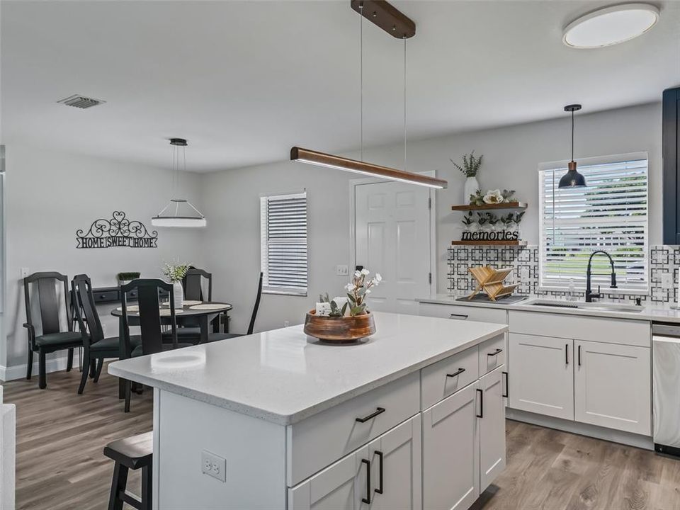 В аренду: $2,325 (2 спален, 2 ванн, 1144 Квадратных фут)