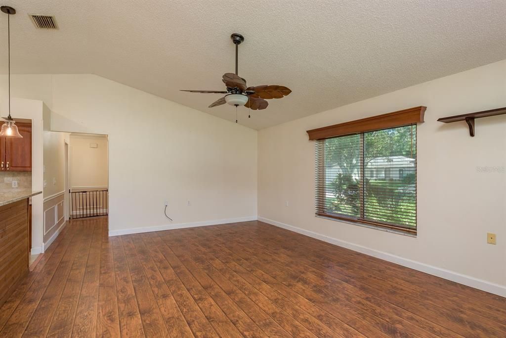 Active With Contract: $265,000 (2 beds, 2 baths, 1788 Square Feet)