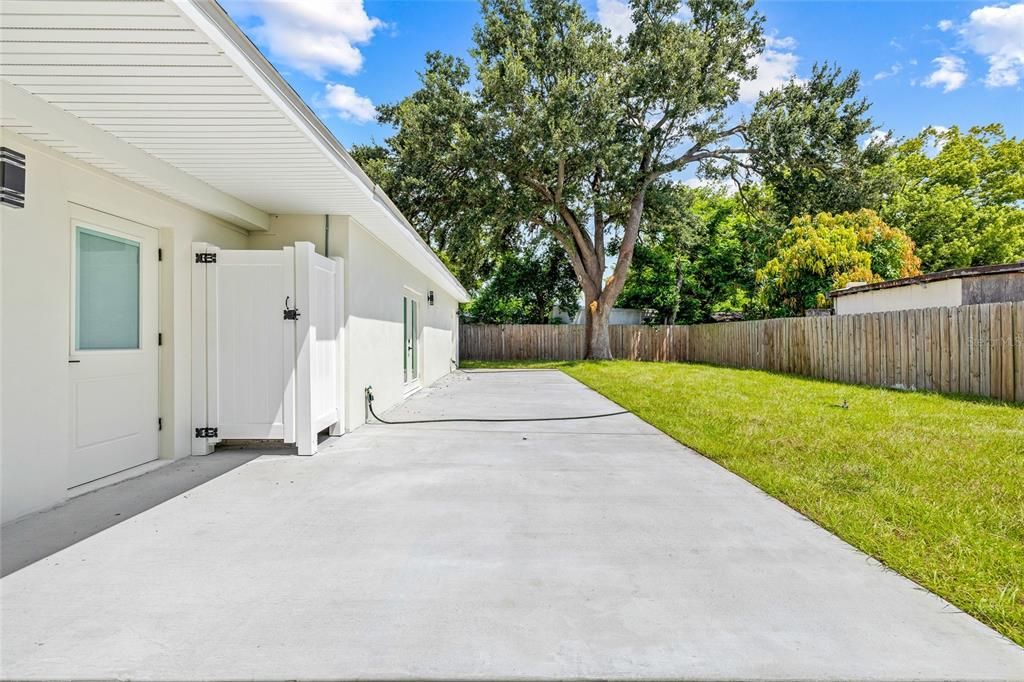 Под контрактом: $975,000 (0 спален, 0 ванн, 1928 Квадратных фут)