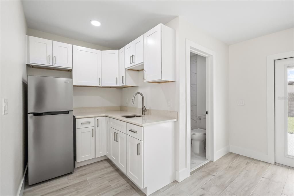 Под контрактом: $975,000 (0 спален, 0 ванн, 1928 Квадратных фут)