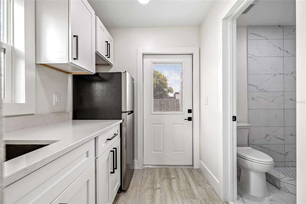 Под контрактом: $975,000 (0 спален, 0 ванн, 1928 Квадратных фут)