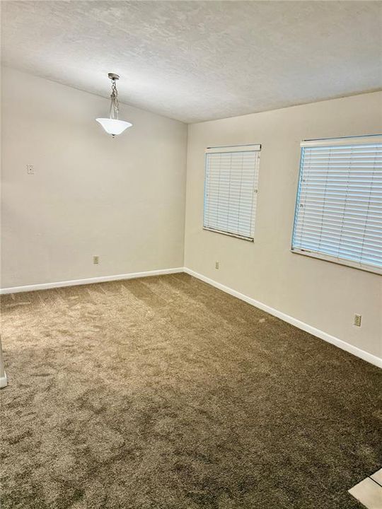 For Rent: $1,000 (2 beds, 1 baths, 788 Square Feet)