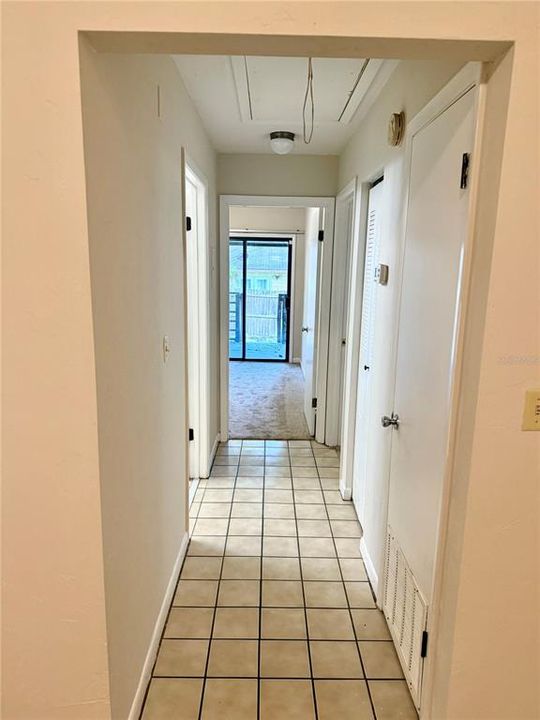 For Rent: $1,000 (2 beds, 1 baths, 788 Square Feet)