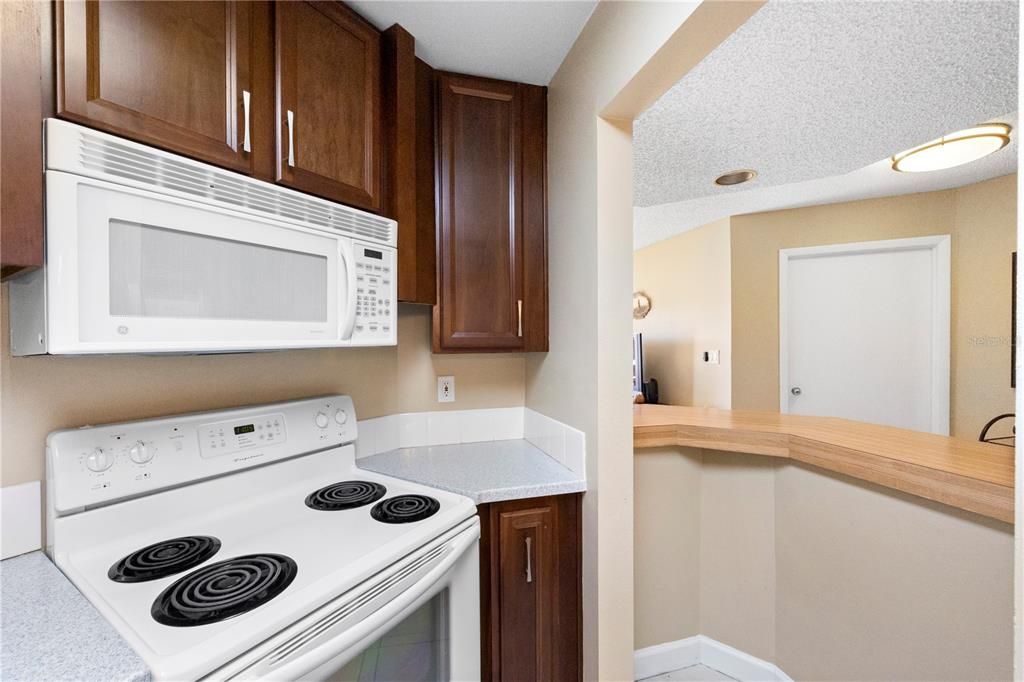 В аренду: $2,200 (2 спален, 2 ванн, 835 Квадратных фут)