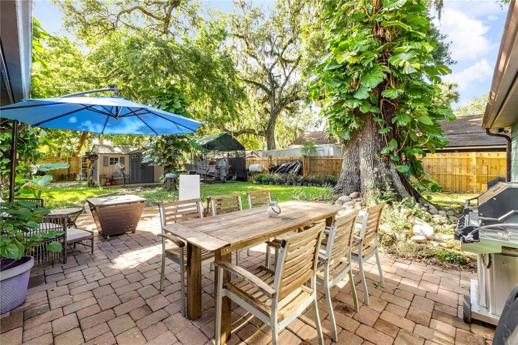 Под контрактом: $449,000 (3 спален, 2 ванн, 2109 Квадратных фут)