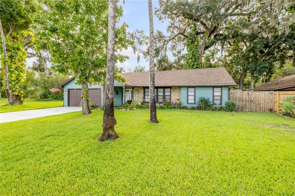 Под контрактом: $449,000 (3 спален, 2 ванн, 2109 Квадратных фут)