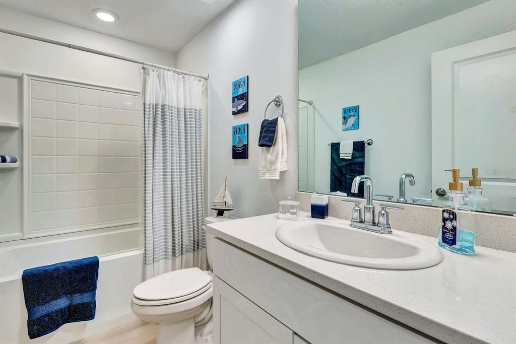 На продажу: $380,000 (3 спален, 2 ванн, 1593 Квадратных фут)