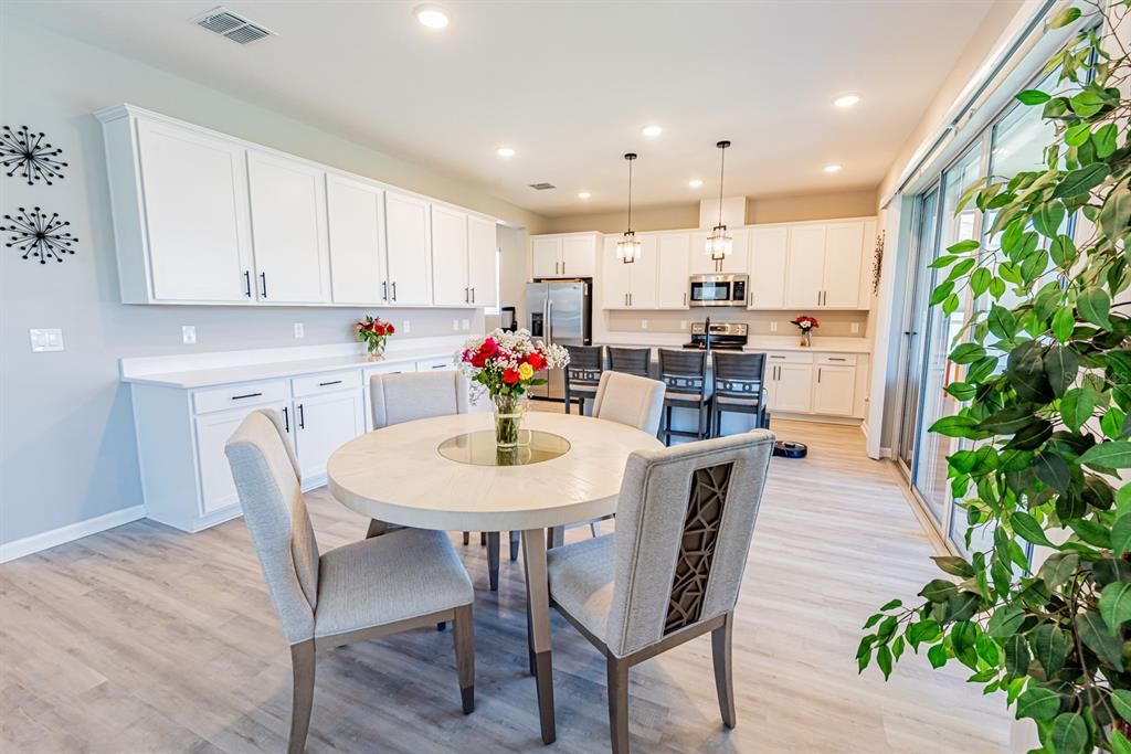 待售: $513,500 (5 贝兹, 3 浴室, 3030 平方英尺)