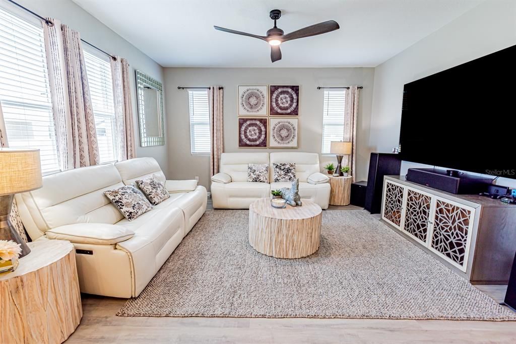 待售: $513,500 (5 贝兹, 3 浴室, 3030 平方英尺)