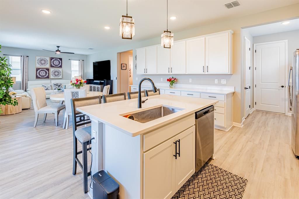 待售: $513,500 (5 贝兹, 3 浴室, 3030 平方英尺)