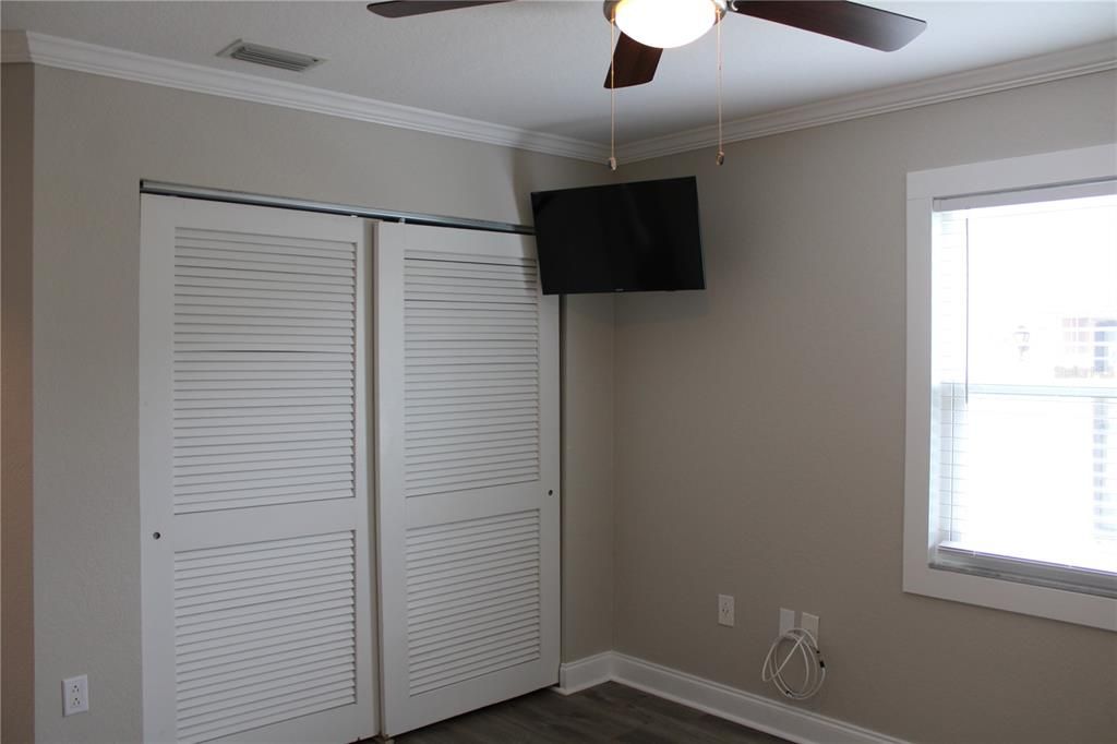 For Rent: $3,995 (3 beds, 2 baths, 2319 Square Feet)