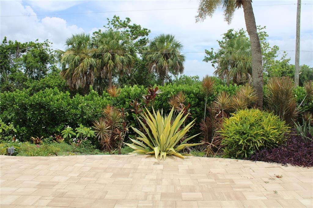 For Rent: $3,995 (3 beds, 2 baths, 2319 Square Feet)