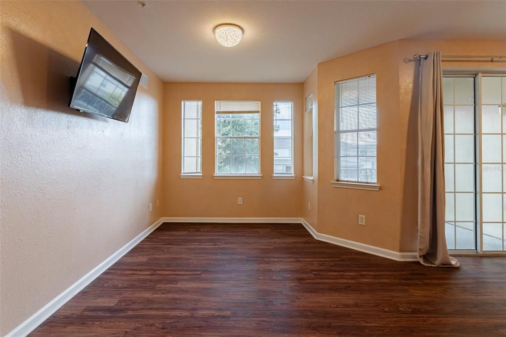 En Venta: $197,000 (3 camas, 2 baños, 1542 Pies cuadrados)