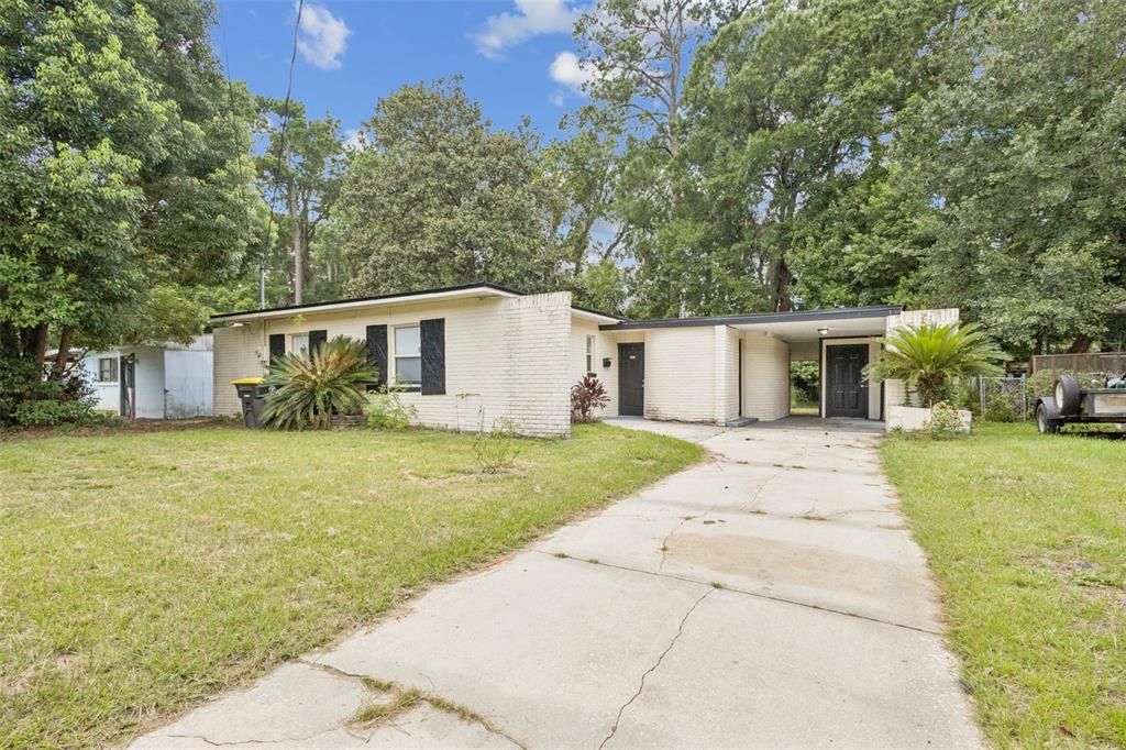 待售: $205,000 (3 贝兹, 1 浴室, 1252 平方英尺)