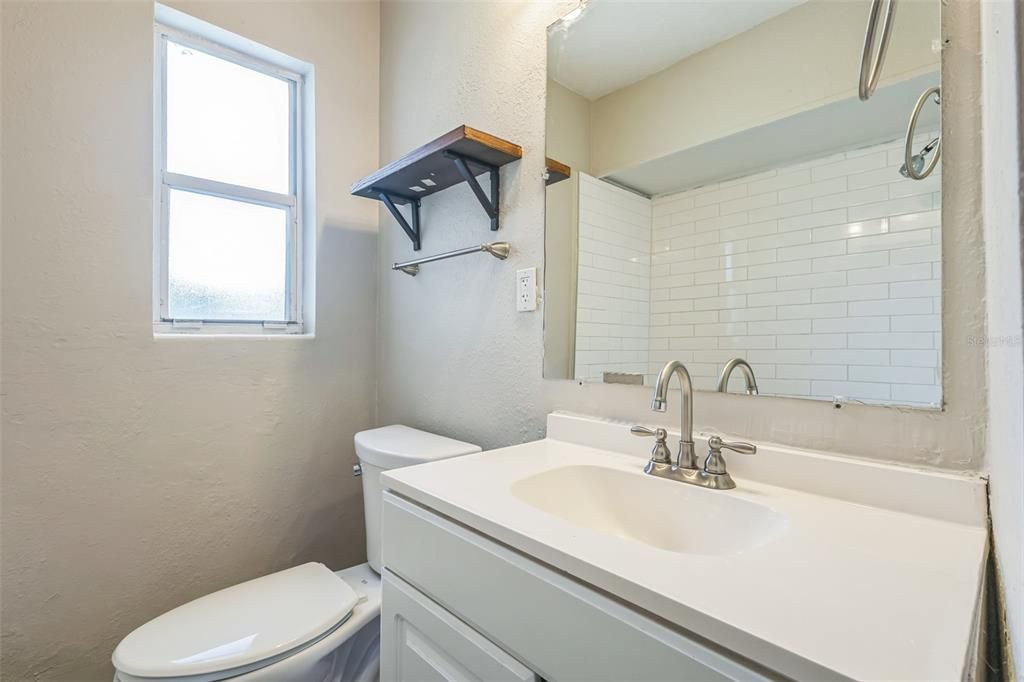 待售: $205,000 (3 贝兹, 1 浴室, 1252 平方英尺)