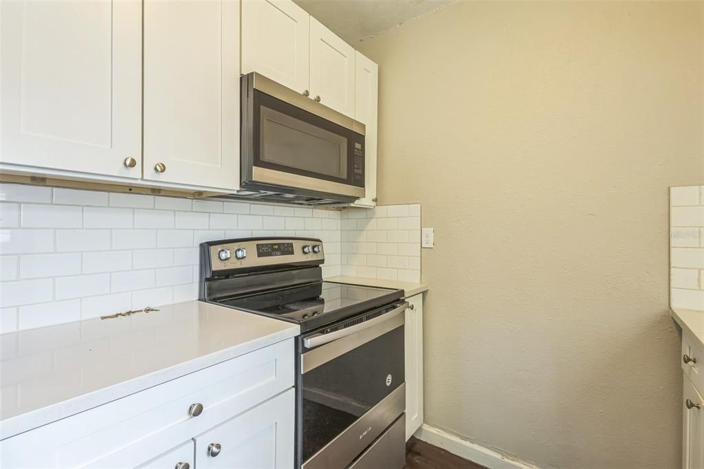 待售: $205,000 (3 贝兹, 1 浴室, 1252 平方英尺)