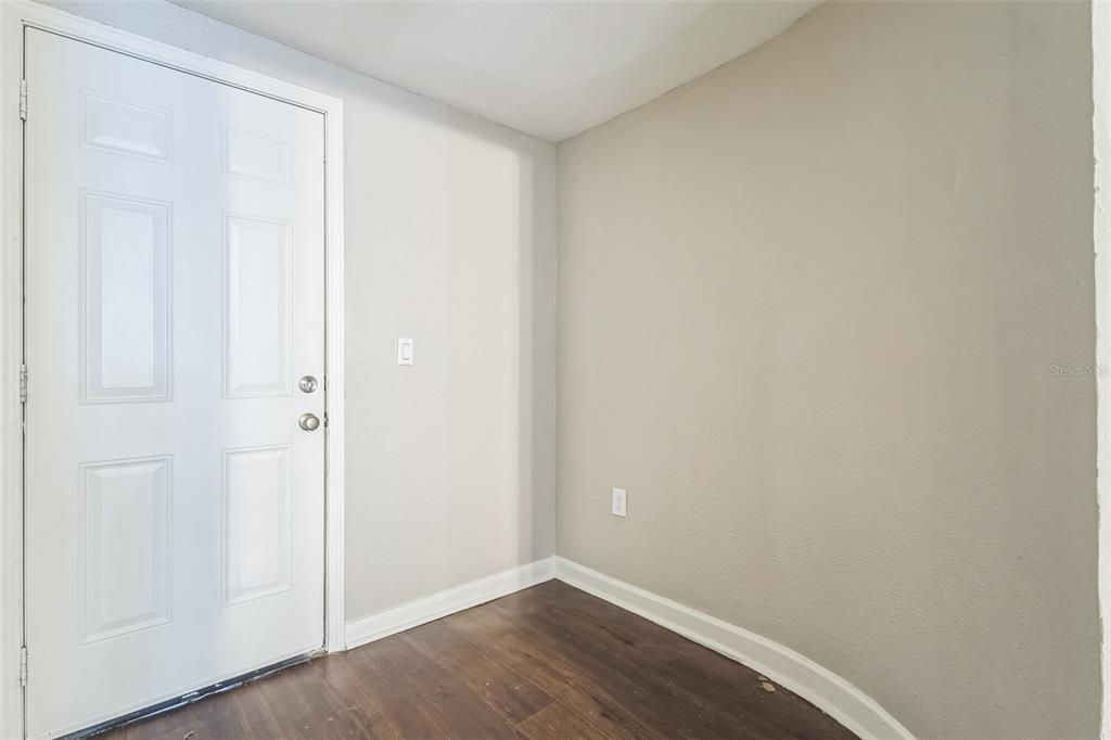 待售: $205,000 (3 贝兹, 1 浴室, 1252 平方英尺)