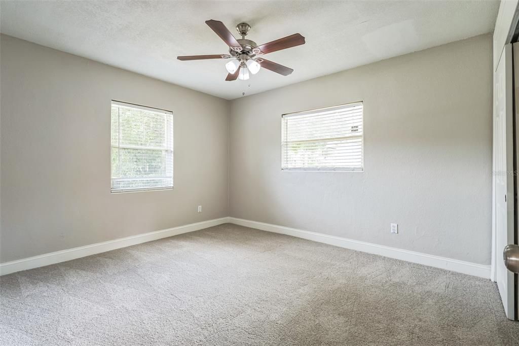 待售: $205,000 (3 贝兹, 1 浴室, 1252 平方英尺)