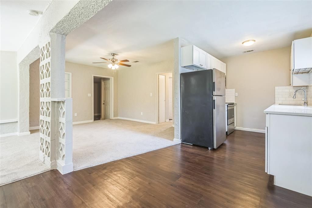 待售: $205,000 (3 贝兹, 1 浴室, 1252 平方英尺)