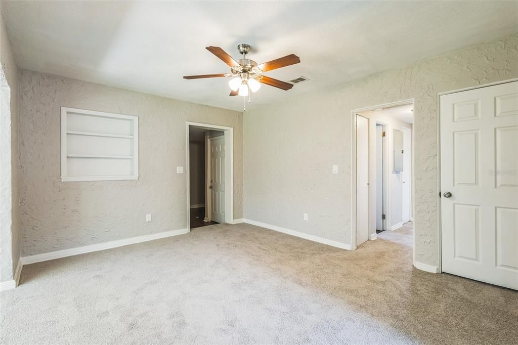 待售: $205,000 (3 贝兹, 1 浴室, 1252 平方英尺)