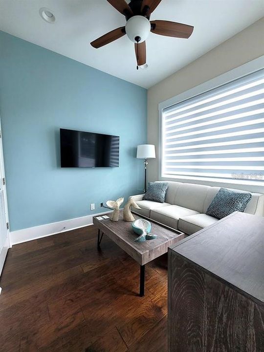 For Sale: $1,690,000 (3 beds, 2 baths, 2091 Square Feet)