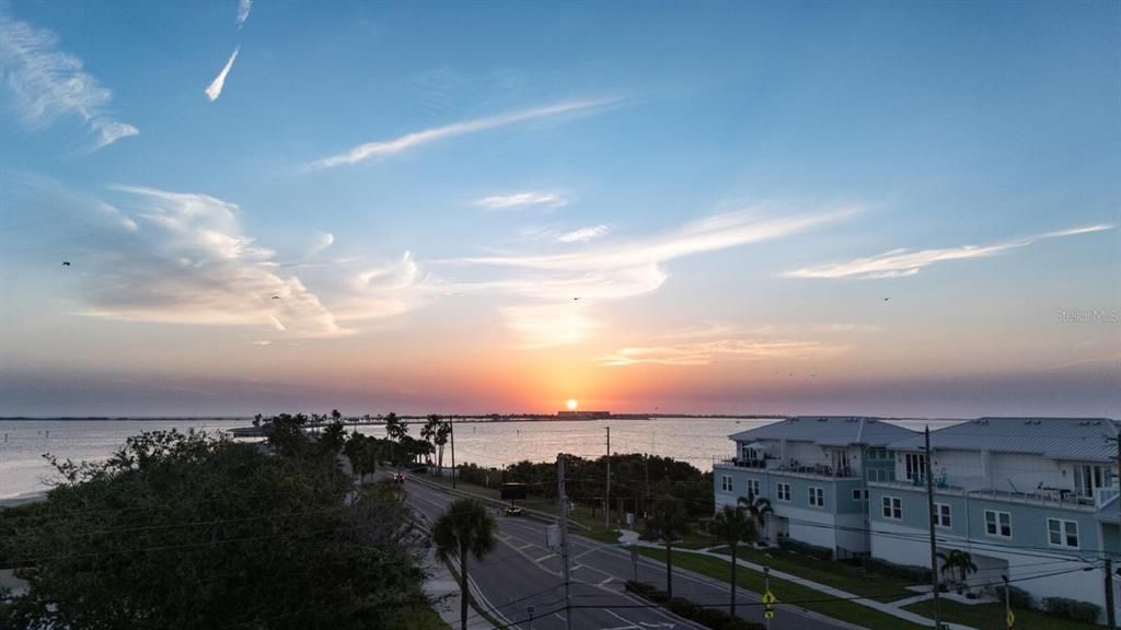 For Sale: $1,690,000 (3 beds, 2 baths, 2091 Square Feet)