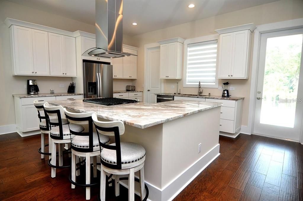 For Sale: $1,690,000 (3 beds, 2 baths, 2091 Square Feet)