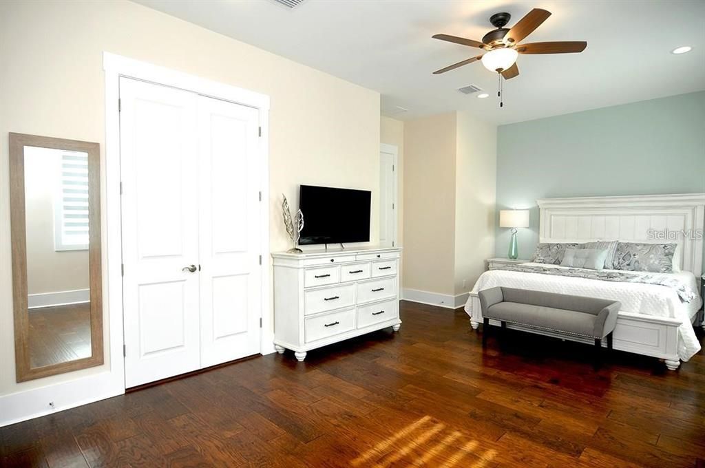 For Sale: $1,690,000 (3 beds, 2 baths, 2091 Square Feet)