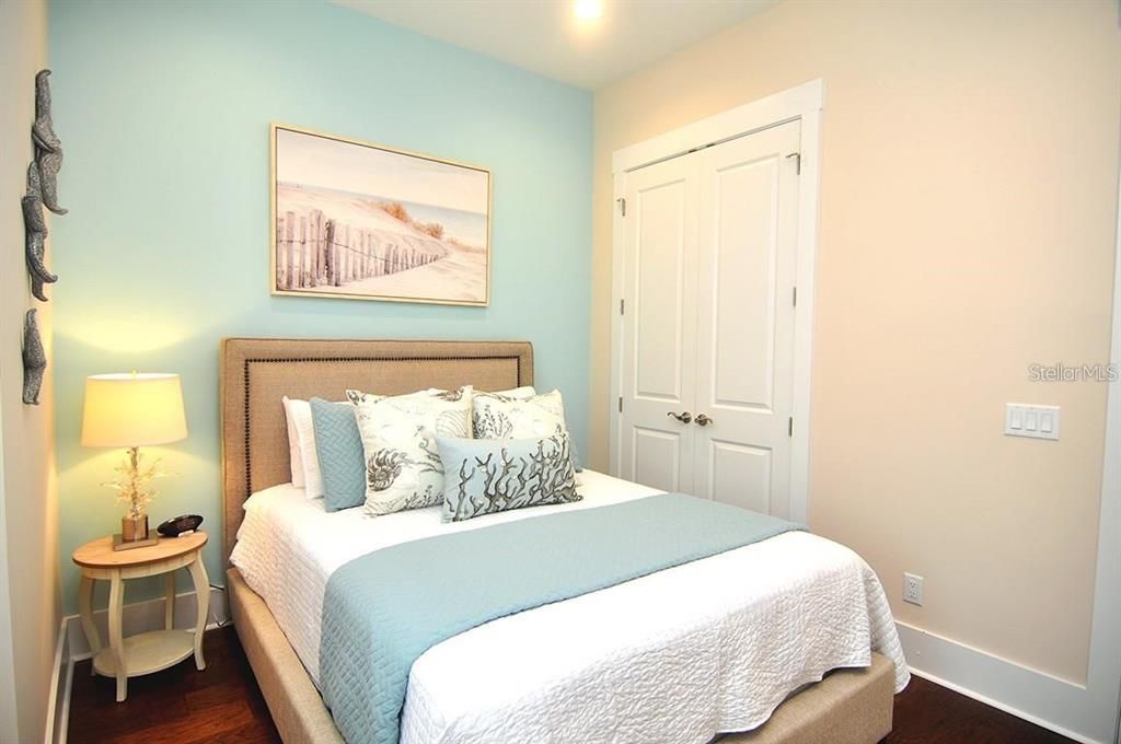 For Sale: $1,690,000 (3 beds, 2 baths, 2091 Square Feet)