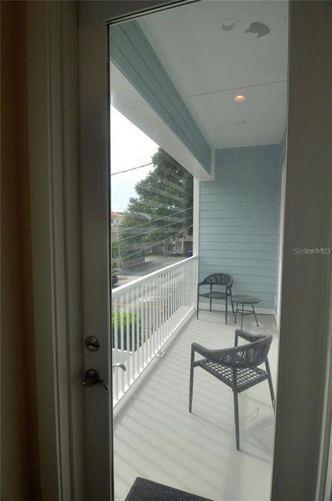 For Sale: $1,690,000 (3 beds, 2 baths, 2091 Square Feet)